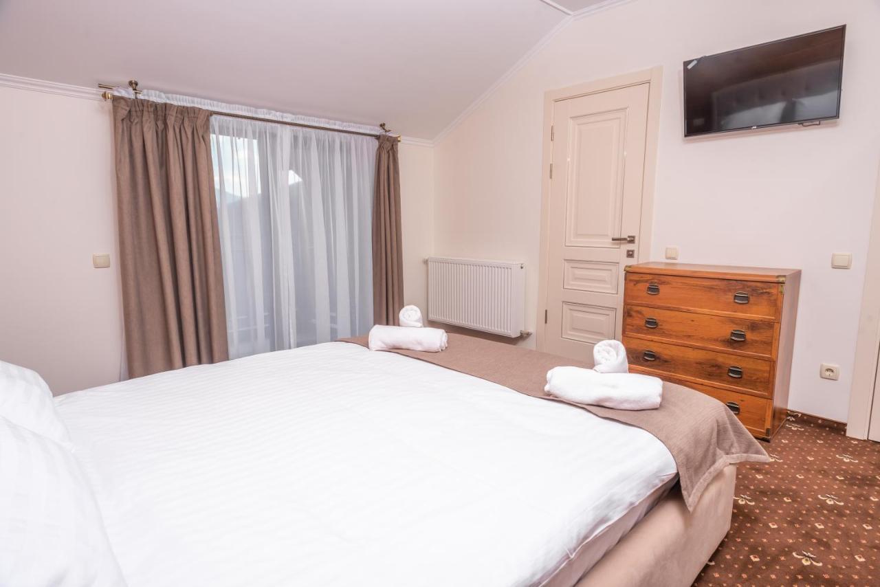 Residence Nesh Tatariv Eksteriør bilde