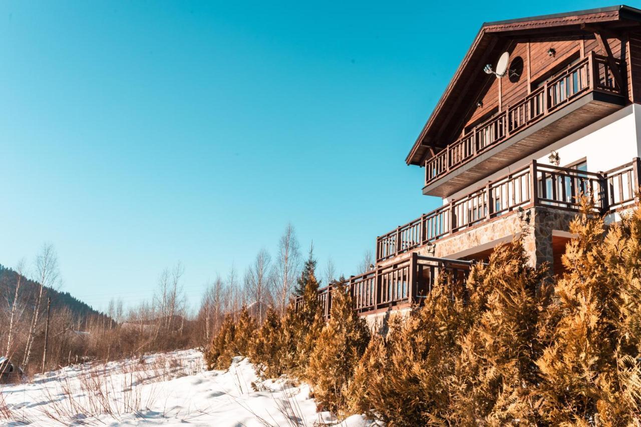 Residence Nesh Tatariv Eksteriør bilde